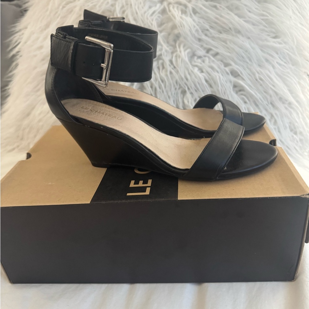 Le Chateau Elegant Black Wedge Sandals